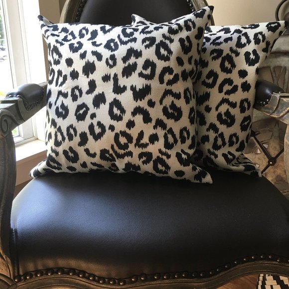 ONLY 2 LEFT! LEOPARD PRINT THROW PILLOW 18" X 18" - Picture 5 of 6
